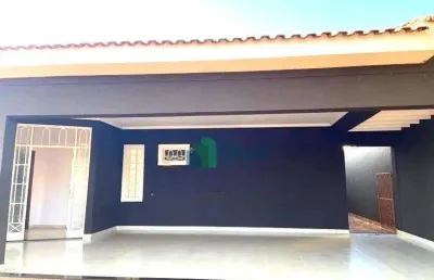 Casa térrea  em excelente localização no bairro city ribeirão com terreno de 480m² e 242,94m² de área construída.