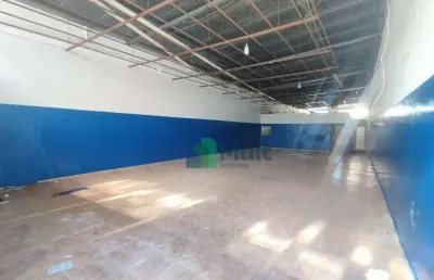 Salão comercial em ótima localização no monte alegre, com 260m²