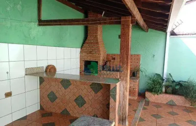 Casa térrea localizada no bairro palmares com terreno de 336m² e 213m² de  construção.