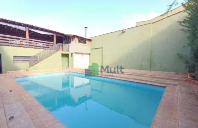 Sobrado com elevador, varanda gourmet e piscina em ótima localização no bairro vila virginia, com terreno de 450m² e 511,31m² de construção.
