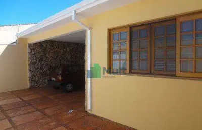 Casa térrea em excelente localização no bairro nova ribeirânia com  terreno de 250m² e 171m² de construção.