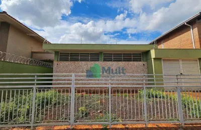 Casa térrea em excelente localização no bairro boulevard com terreno de 460m² e 232,27m² de área construída.