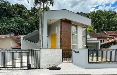 Casa com 3 quartos à venda na Rua Tereza Marlli Floriano, Czerniewicz, Jaraguá do Sul