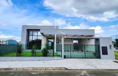 Viva com conforto e estilo nesta casa dos sonhos em jaraguá do sul!