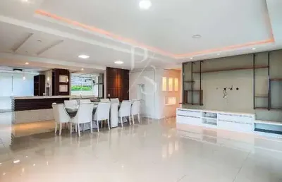 Apartamento com 4 quartos à venda na Rua Piçarras, Centro, Jaraguá do Sul
