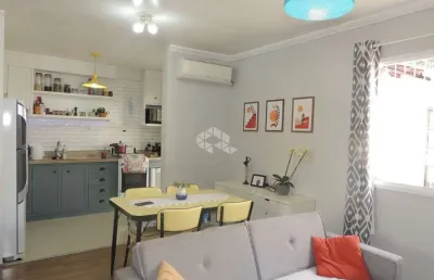 Casa térrea em condomínio fechado com 81 m² construídos, 2 dormitórios