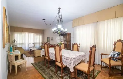 Apartamento com 217,30 m², 3 dorm e 2 vagas de garagem