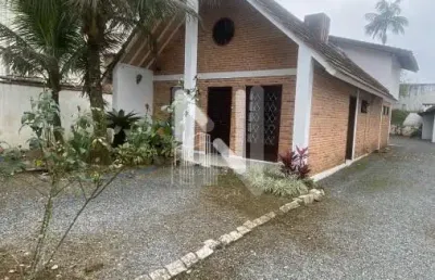 Casa com 5 quartos à venda no Atiradores, Joinville 