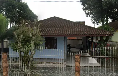 Linda casa com terreno amplo para ampliação no bairro fátima