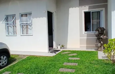 Linda casa em condomínio fechado no bairro itinga em araquari