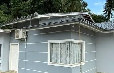 Elegante casa com piscina e bem localizada no bairro glória