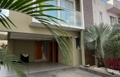 Linda casa triplex em excelente localização no bairro floresta