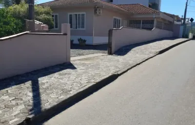 Casa com 3 quartos à venda no João Costa, Joinville 