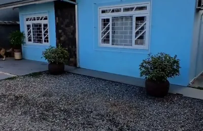 Linda casa com amplo terreno pronta para morar no aventureiro