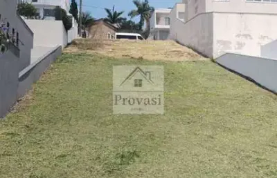 Valville 2 - lindo terreno á venda no condominio valville 2    excelente localização com vista para mata,  aclive, leve.,  oportunida