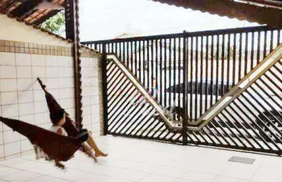 Casa com 2 quartos à venda na Rua Barão de Paranapiacaba, 340, Jardim Imperador, Praia Grande
