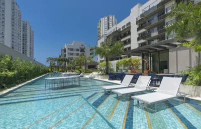 Apartamento em condomínio de extremo luxo na orla da praia da barra da tijuca