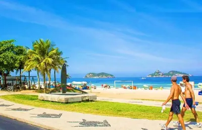 Cobertura linear com 4 suítes  debruçada no mar da barra da tijuca