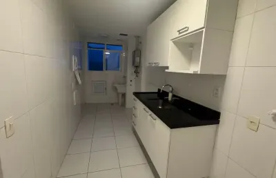 Cobertura duplex com piscina, churrasqueira e móveis planejados no ilha pura barra da tijuca