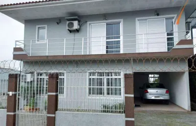 Casa com 4 dormitórios à venda, 220 m² por r$ 1.150.000,00 - barreiros - são josé/sc
