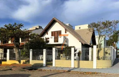 Casa com 4 dormitórios à venda, 198 m² por r$ 1.790.000,00 - balneário - florianópolis/sc