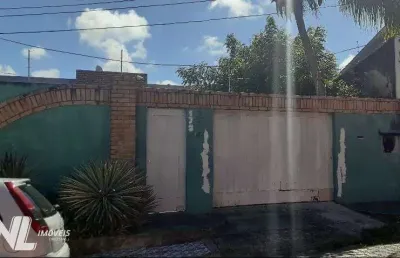 Casa em ponta negra com 300m² de área total - 157m² de área construída
