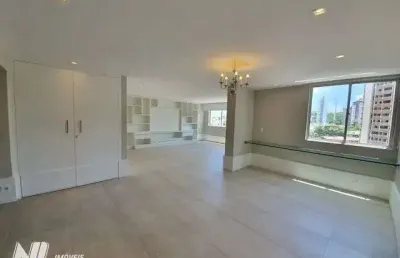 Apartamento em petrópolis - com 160m² - reformado e com móveis projetados