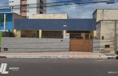 Casa com 4quartos - ótima localização na olinto meira, alecrim