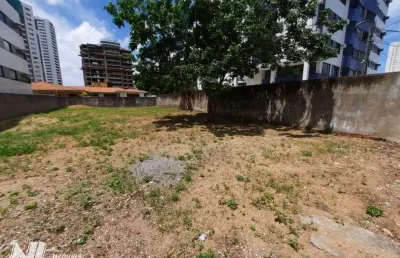 Terreno à venda na Rua dos Tororós, Lagoa Nova, Natal