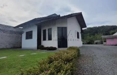 Casa com 01 suíte + 02 dormitórios no bairro jaraguá 99 em jaraguá do sul