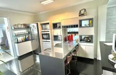 Apartamento com 122,50m² semimobiliado à venda no bairro centro