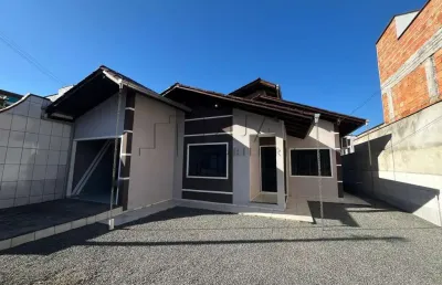 Casa com 3 dormitórios à venda no bairro rau em jaraguá do sul.