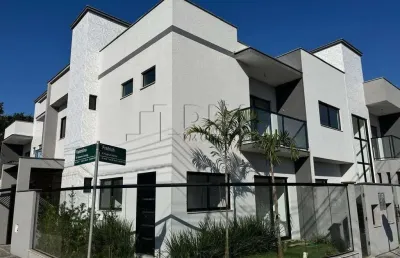 Geminado sobrado com 125,63m² à venda no bairro três rios do norte em jaraguá do sul.