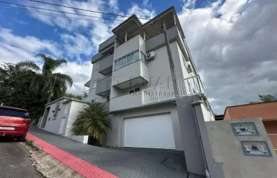 Conforto, luz natural e localização privilegiada — seu novo lar no coração de um bairro tranquilo