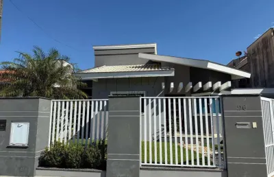 Casa moderna com área gourmet e energia solar – tranquilidade e conforto em rua sem saída!