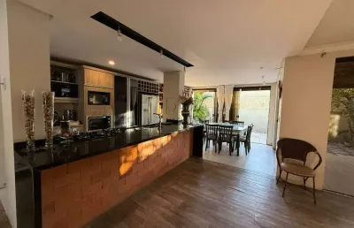 Casa próxima ao centro da cidade, no bairro vila nova