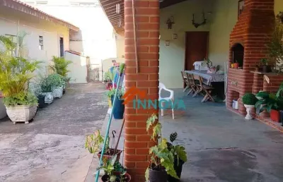 Casa aconchegante com espaço amplo e edícula completa no jardim planalto – pauliceia