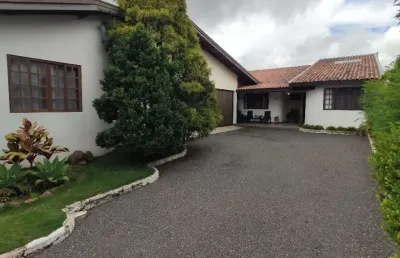 Casa estilo colonial - bairro ouro verde, campo largo
