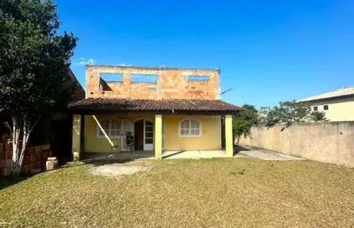 Casa totalmente independente na vila do peró em cabo frio