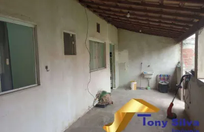 Excelente oportunidade, casa com um terreno á venda no monte alto!