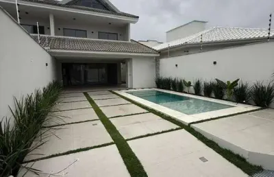 Linda casa de luxo com 5 quartos e com piscina  no bairro novo portinho !!!