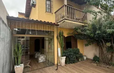 Casa independente  3 dormitórios no braga em cabo frio com anexo !!!