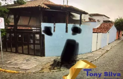 Excelente casa de esquina com comercio no centro de búzios