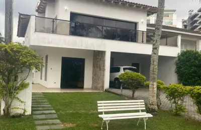 Casa de frente para o mar
condomínio bouganville i praia em bertioga.