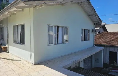 Casa para reforma e amplo galpão à venda, 245 m² por r$ 580.000 - bom retiro - joinville/sc