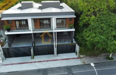Imperdível casa à venda em joinville-sc, bairro anita garibaldi! 3 quartos, 3 suítes, 4 banheiros, 4 vagas de garagem, 205m².