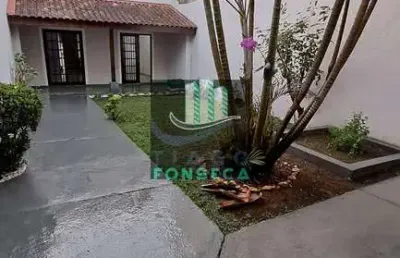 Linda casa assobradada à venda na vila suissa | mogi das cruzes