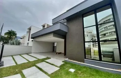 Casa com piscina e energia solar à venda na pedra branca, palhoça
