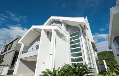 Casa 5 suítes, mobiliada, piscina e jardim - ariribá/bc