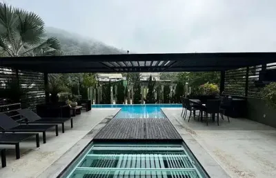 Casa em condomínio fechado com 6 quartos à venda na Avenida Rodesindo Pavan, Praia do Estaleiro, Balneário Camboriú